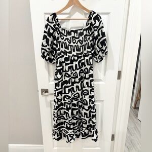 THML black &‎ white geometric smocked midi dress size medium
